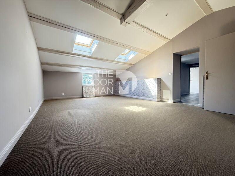 Appartement - 196 m² - 7 pièces