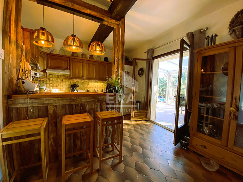 Maison - 234 m² - 7 pièces