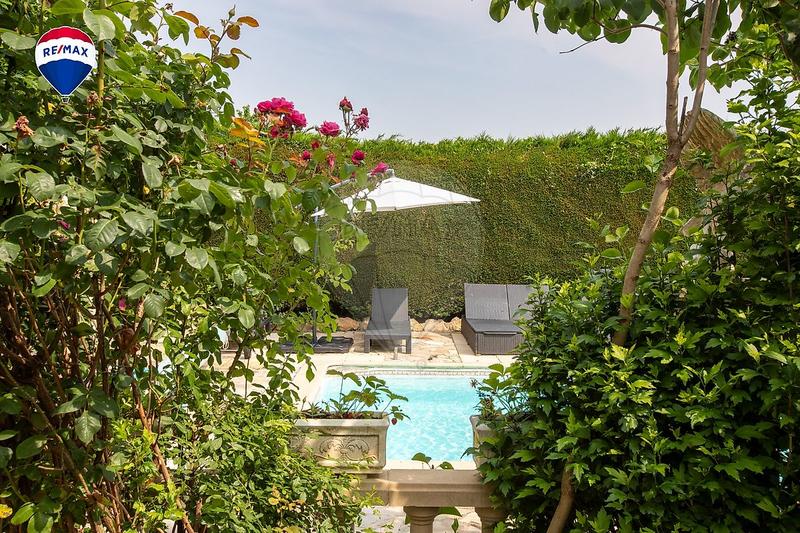 Maison - 306 m² - 6 pièces