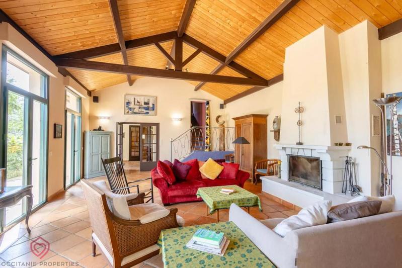 Demeure - 304 m² - 10 pièces