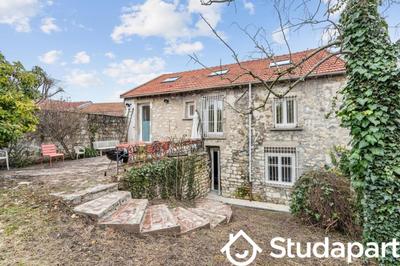 Chambre - 9 m² - 1 pièce