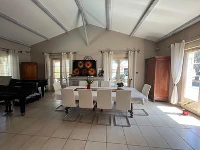 Maison - 470 m² - 12 pièces