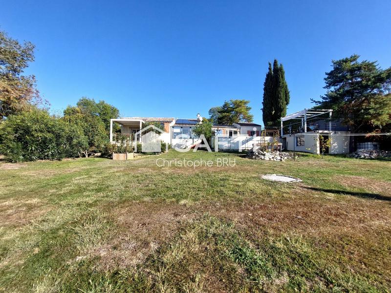 Maison - 215 m² - 6 pièces