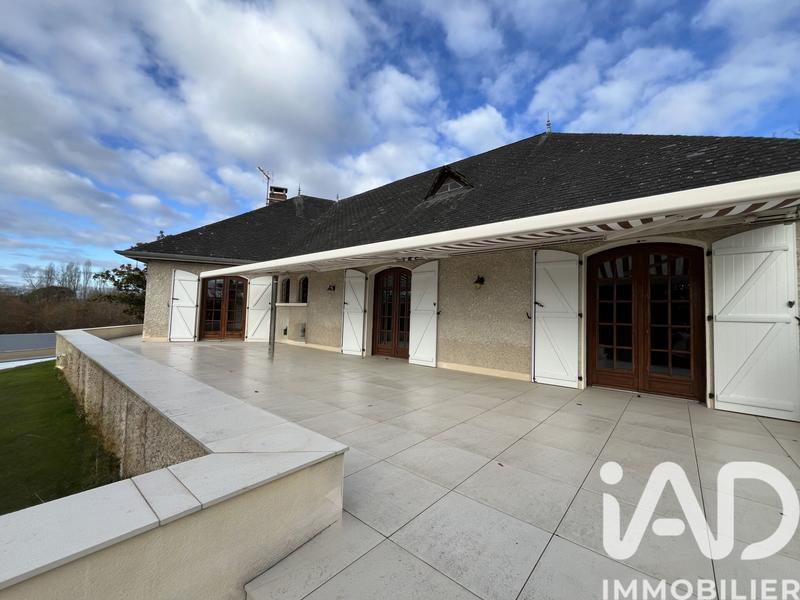 Maison - 181 m² - 5 pièces