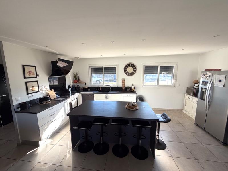 Maison - 121 m² - 6 pièces