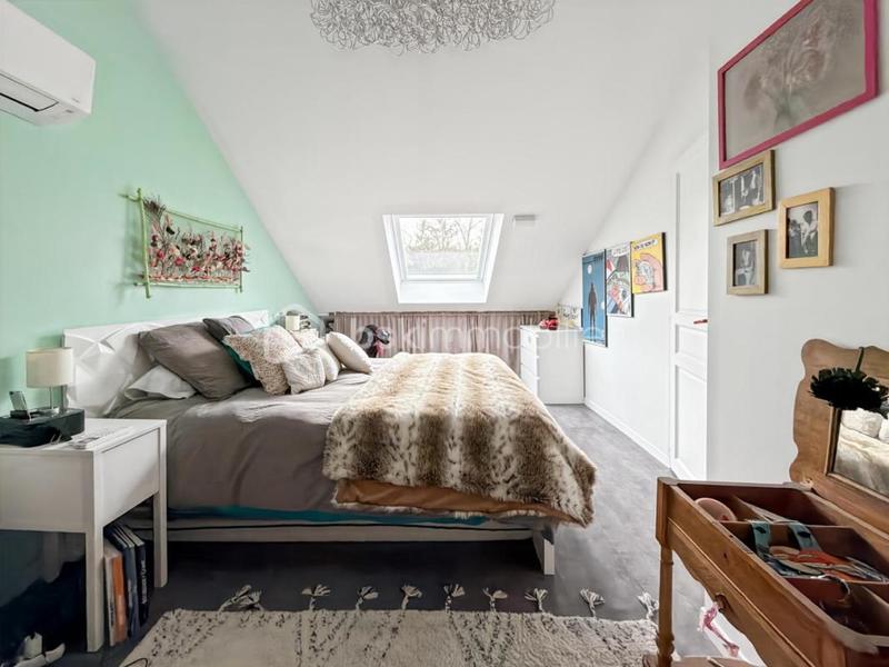 Maison traditionnelle - 220 m² - 8 pièces