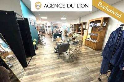 Bureau - 130 m² - 1 pièce