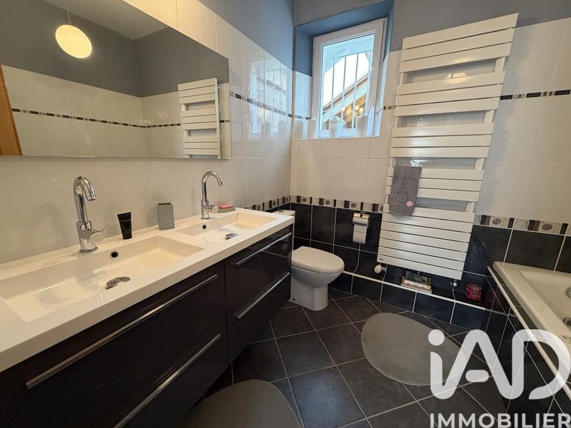 Maison - 153 m² - 8 pièces