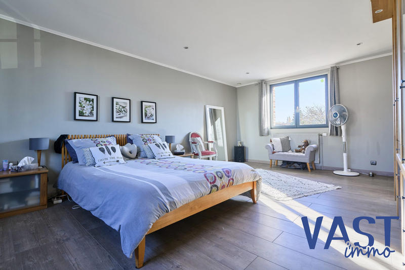 Maison - 194 m² - 5 pièces