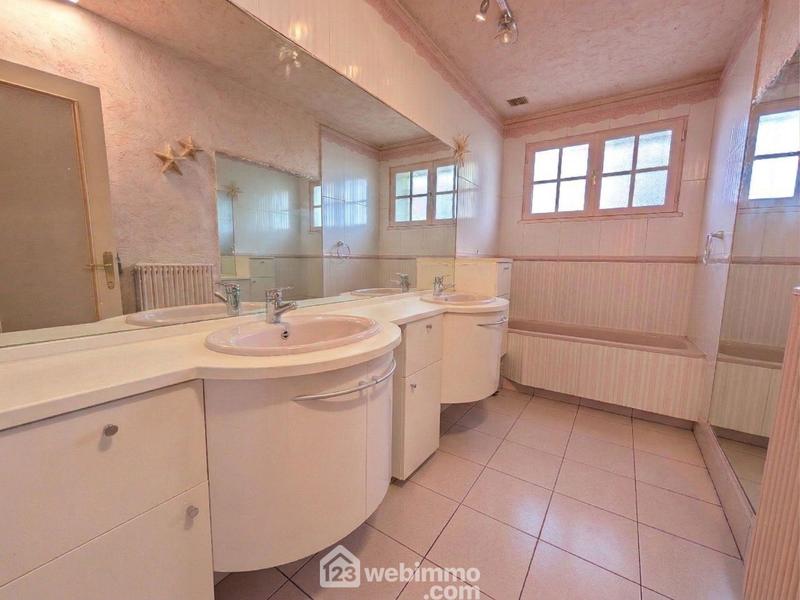 Maison - 135 m² - 7 pièces