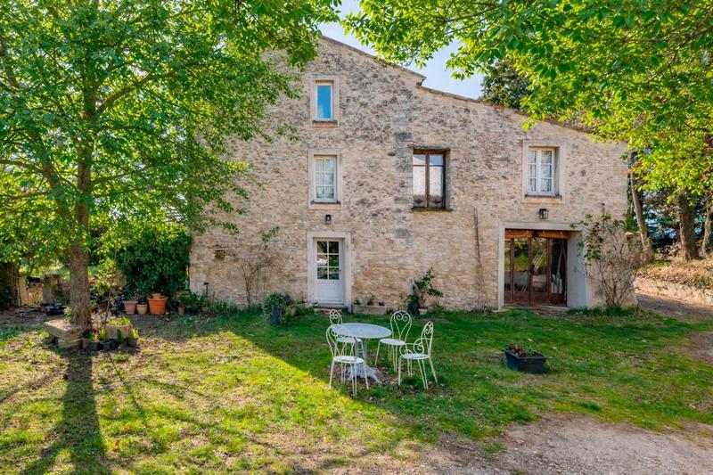 Propriété - 341 m² - 9 pièces