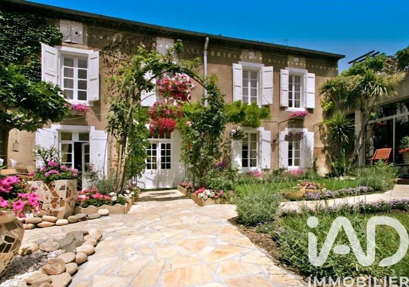 Maison - 271 m² - 10 pièces