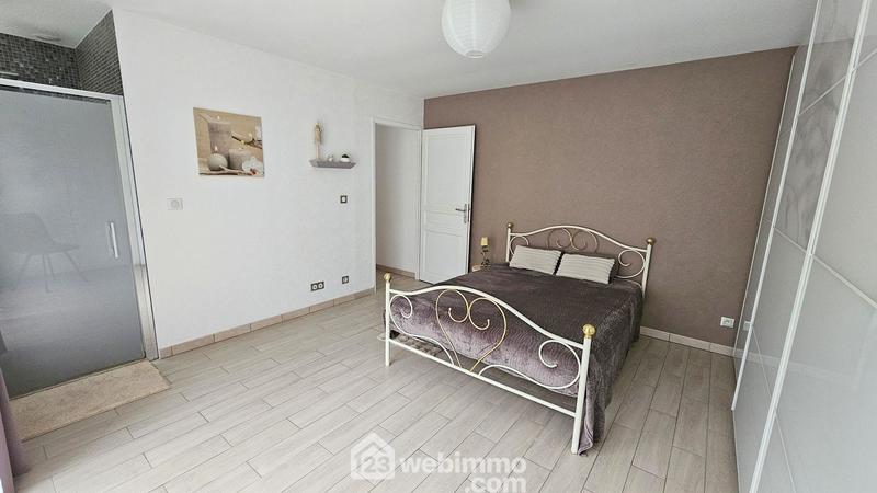 Maison - 200 m² - 6 pièces