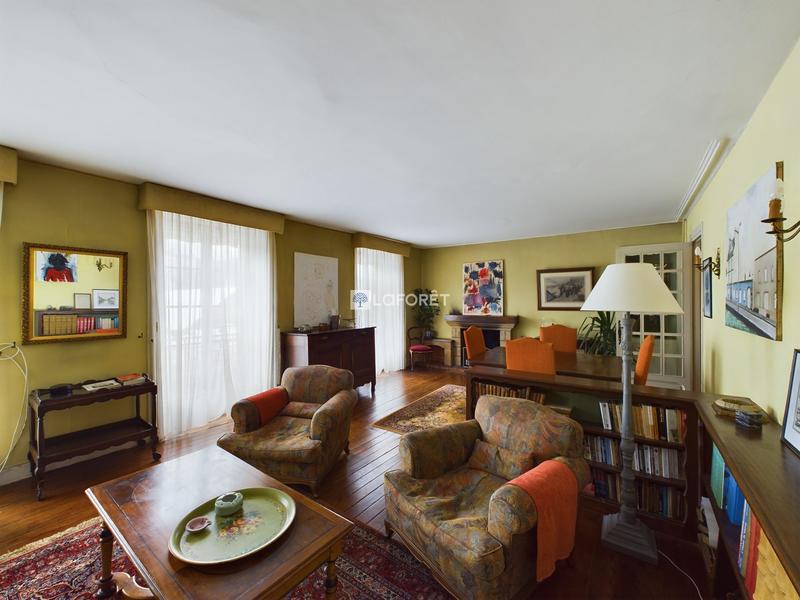 Maison traditionnelle - 190 m² - 10 pièces