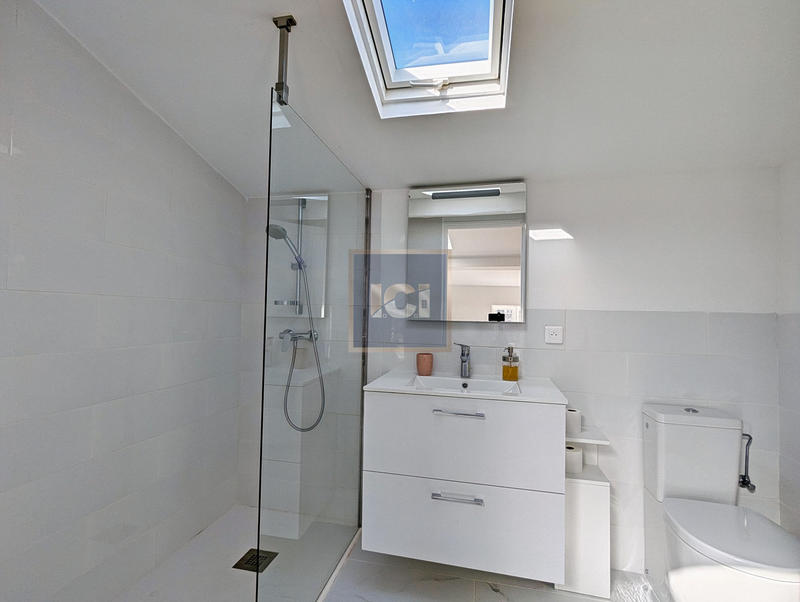 Villa - 279 m² - 8 pièces