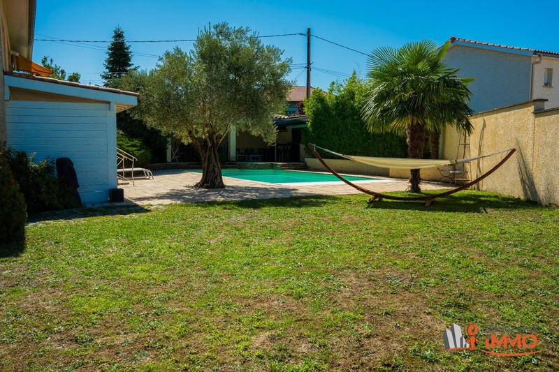 Maison traditionnelle - 196 m² - 7 pièces