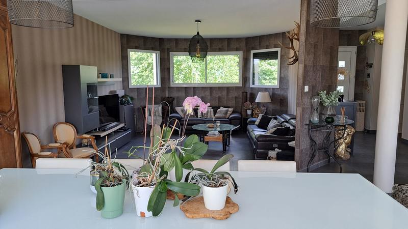 Maison contemporaine - 240 m² - 8 pièces