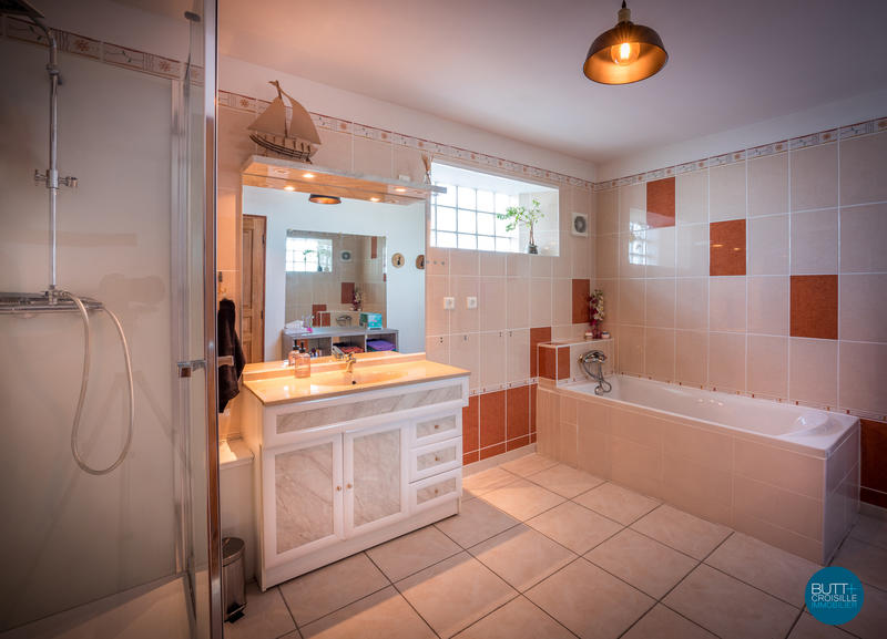 Maison - 190 m² - 7 pièces