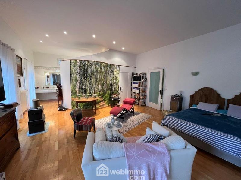 Maison - 500 m² - 9 pièces