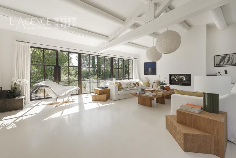 Maison - 380 m² - 9 pièces