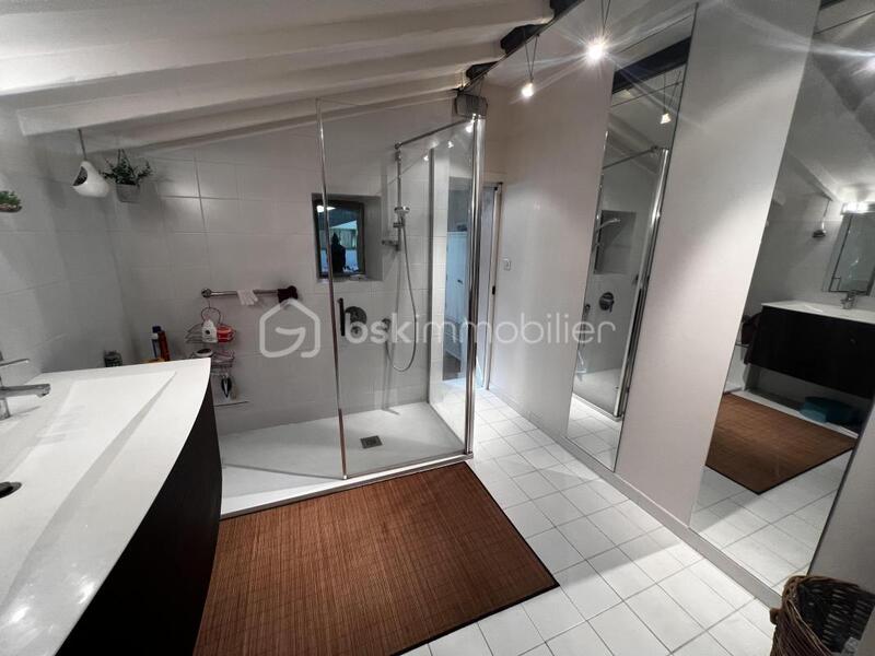 Maison en pierre - 250 m² - 9 pièces