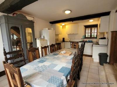 Maison - 268 m² - 12 pièces