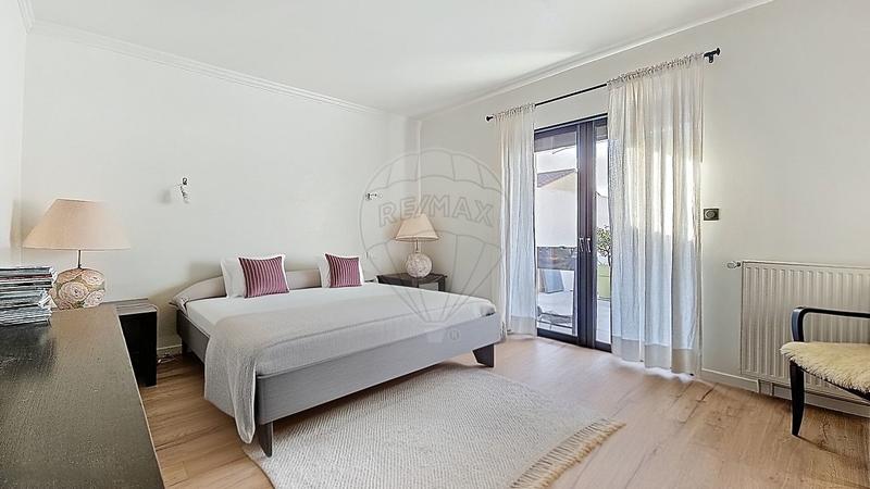 Villa - 243 m² - 7 pièces