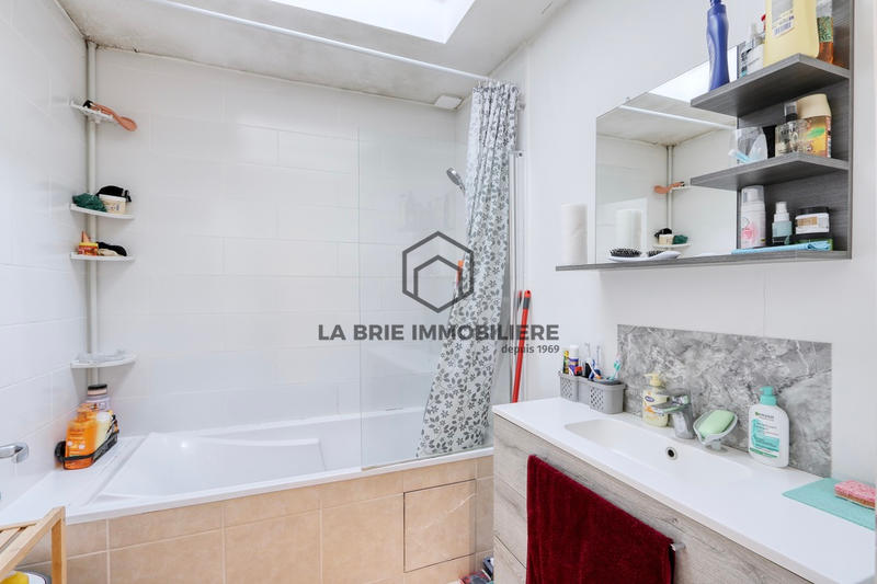 Maison - 92 m² - 5 pièces