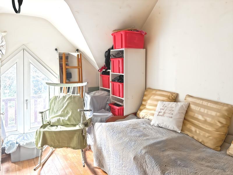 Maison - 137 m² - 9 pièces