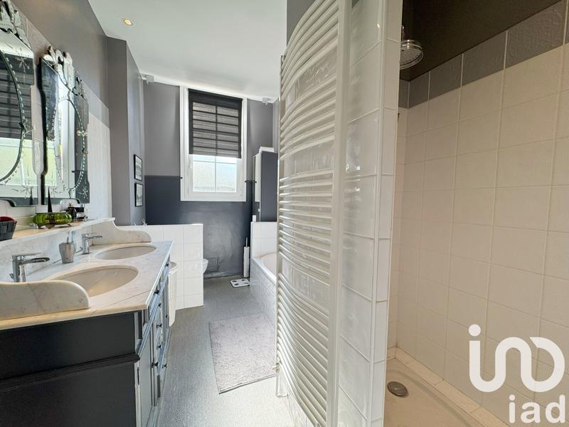 Maison - 347 m² - 10 pièces