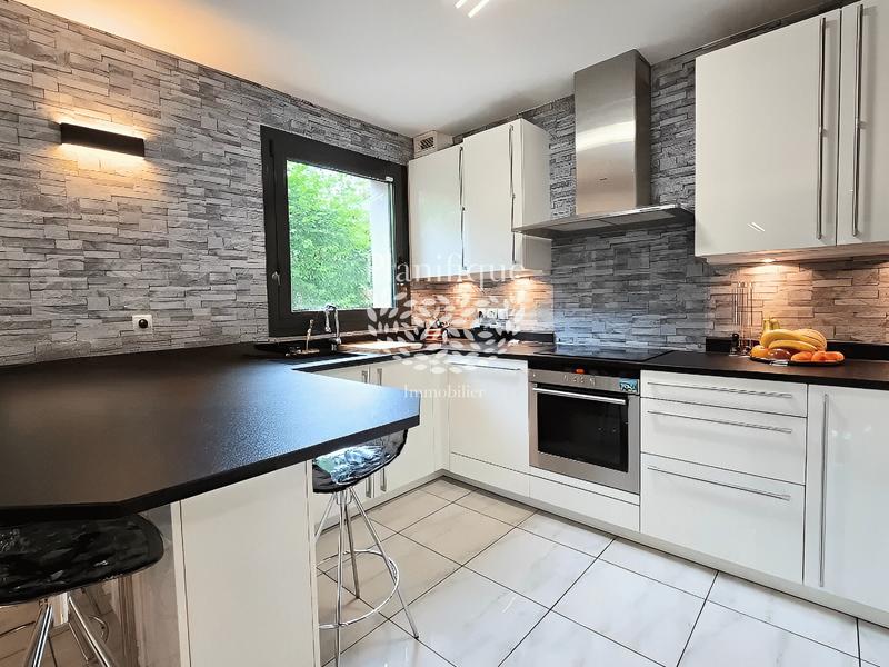 Appartement - 96 m² - 4 pièces