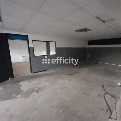 Bureau - 200 m² - 6 pièces