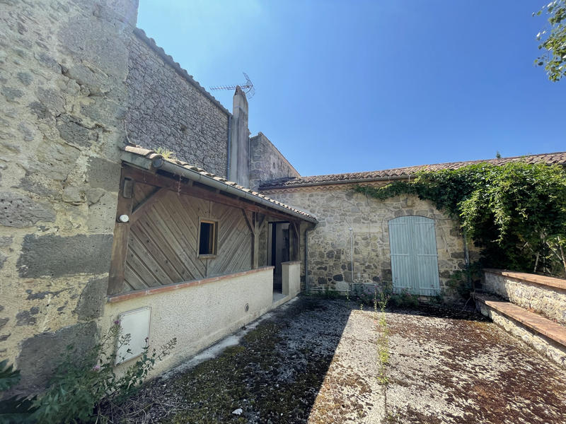 Maison - 280 m² - 14 pièces