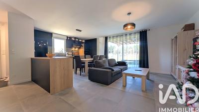 Maison - 93 m² - 5 pièces