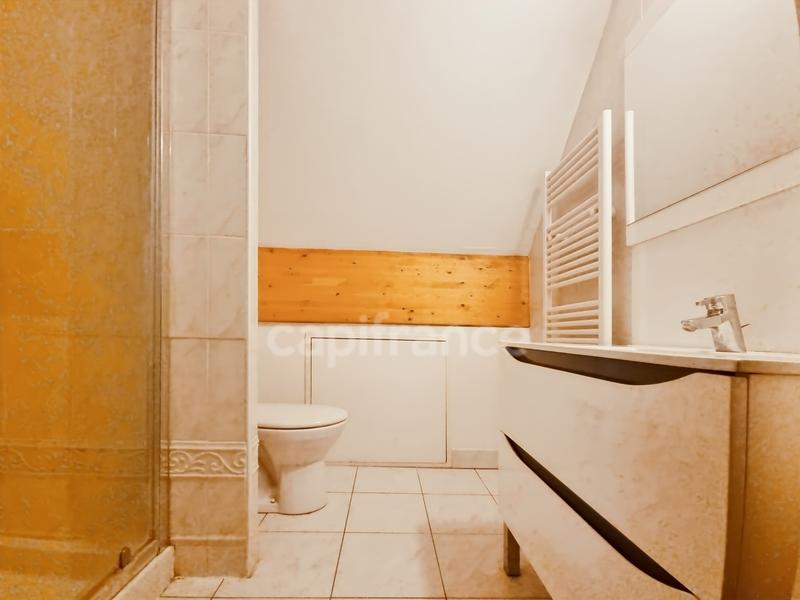 Appartement - 111 m² - 6 pièces