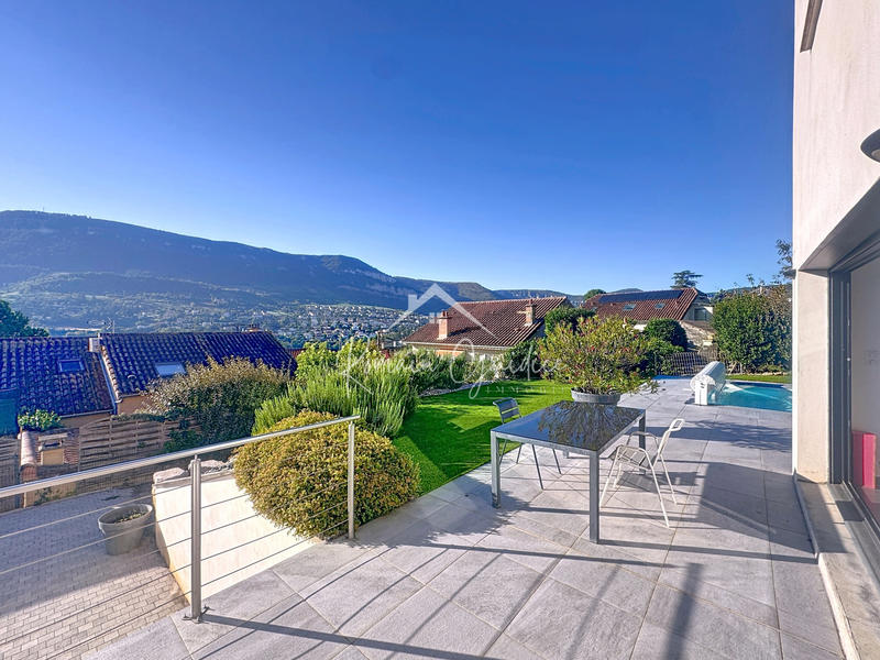 Villa - 150 m² - 6 pièces