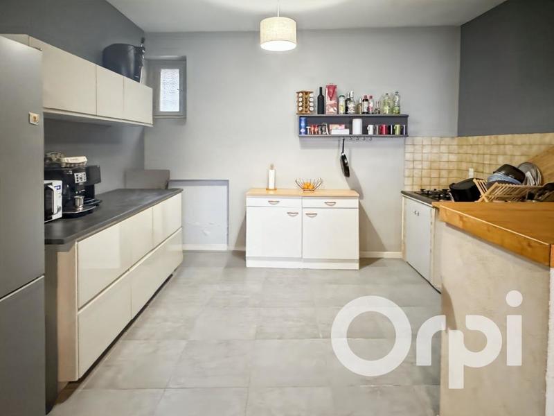 Immeuble - 203 m² - 6 pièces