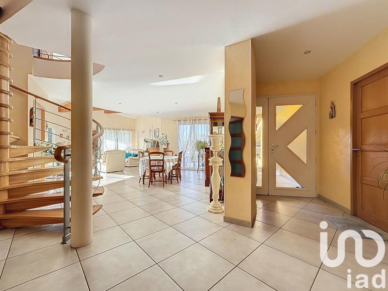 Maison de maîtres - 243 m² - 9 pièces