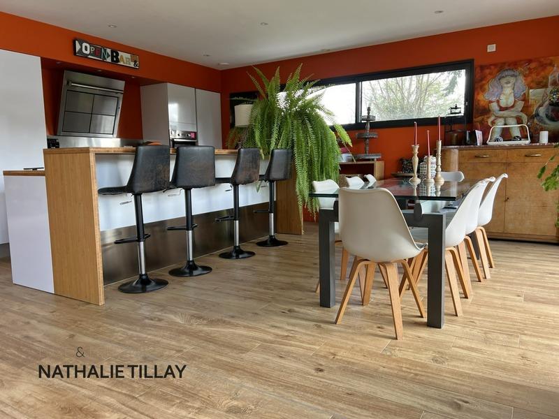 Maison - 345 m² - 9 pièces