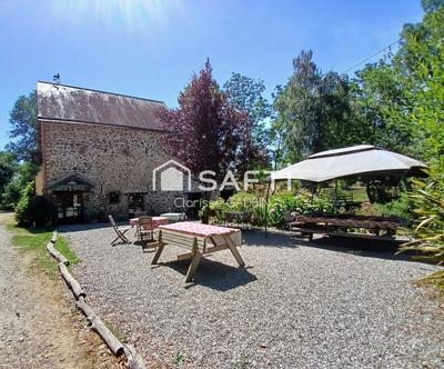 Maison - 225 m² - 10 pièces