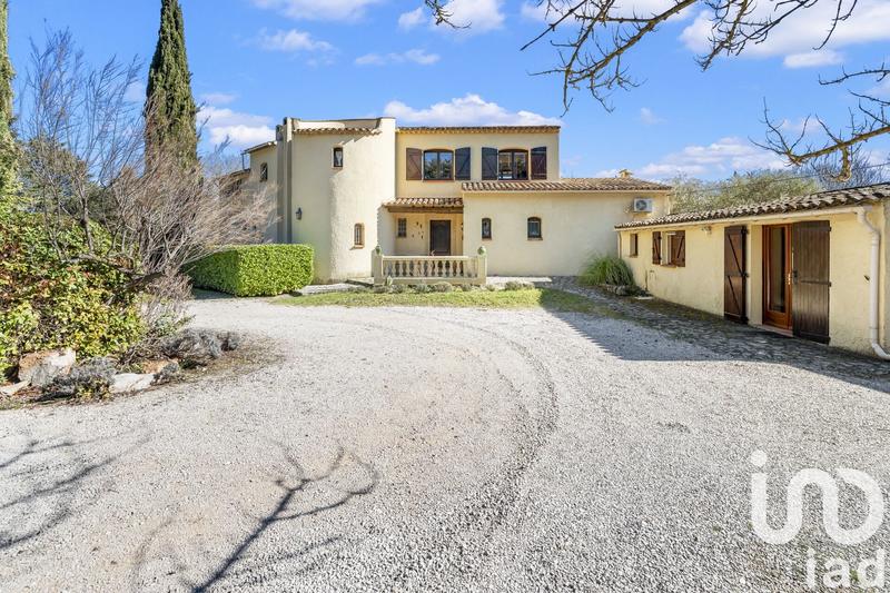 Maison - 270 m² - 10 pièces