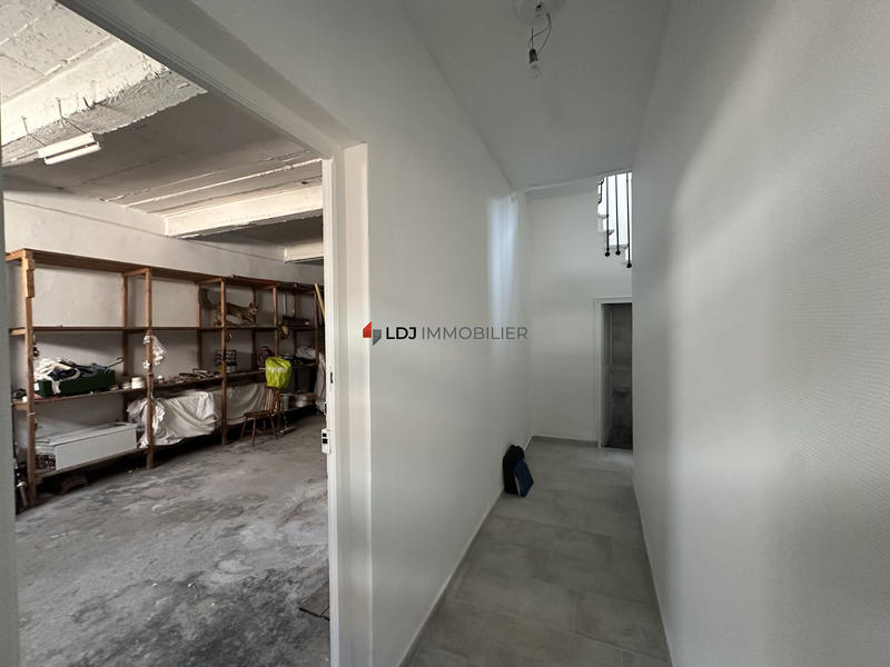 Immeuble - 147 m² - 6 pièces