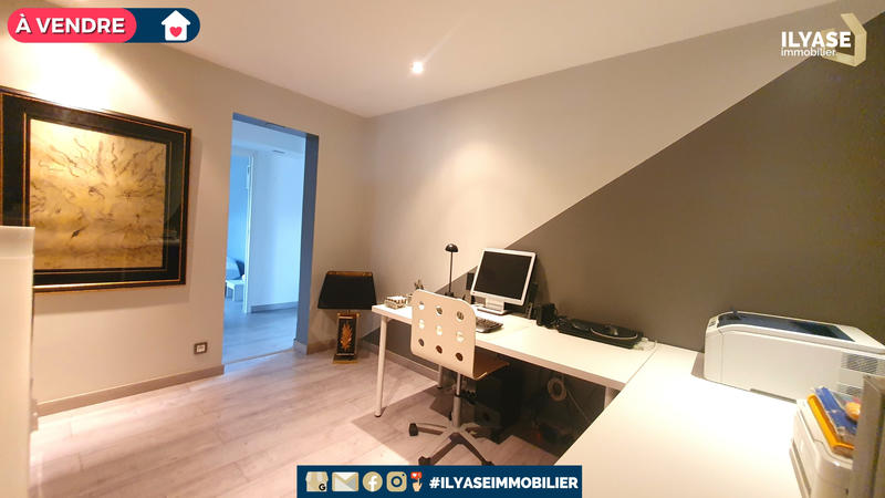 Villa - 194 m² - 8 pièces