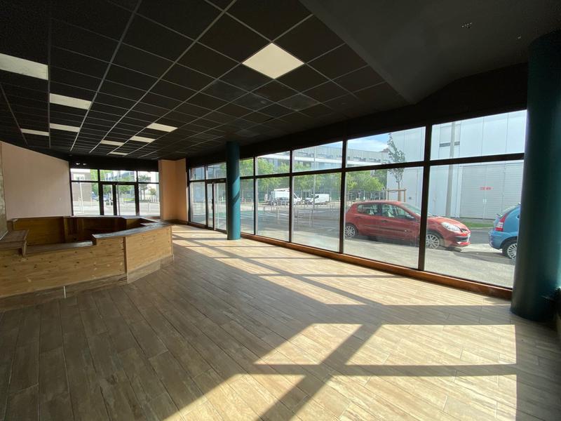 Local commercial - 151 m²