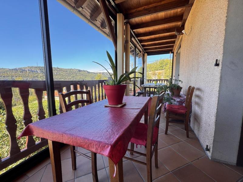 Maison - 175 m² - 8 pièces