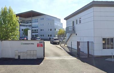 Bureau - 106 m² - 1 pièce