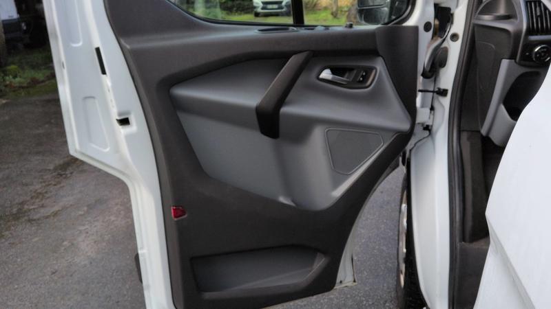 Ford Transit Custom Fourgon Vu L2h1 2.0 TDCi 130 Trend Business