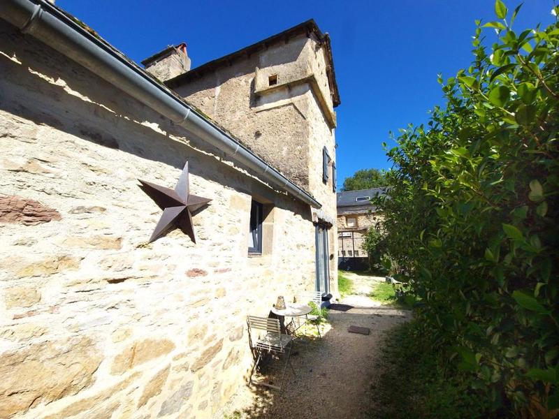 Maison - 285 m² - 10 pièces