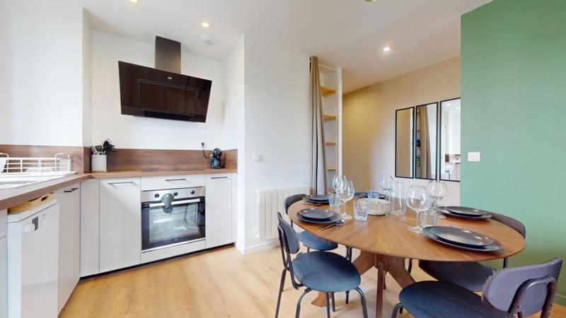 Appartement - 96 m² - 6 pièces