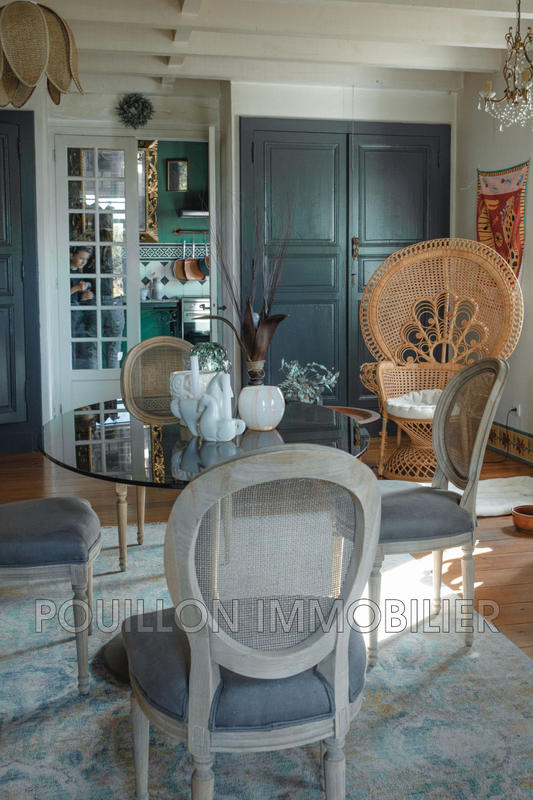 Demeure - 330 m² - 12 pièces